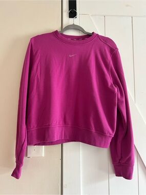 Nike dri-fit crewneck L